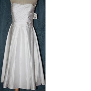 Davids Bridal Wedding Tea Length Full Skirt Dress